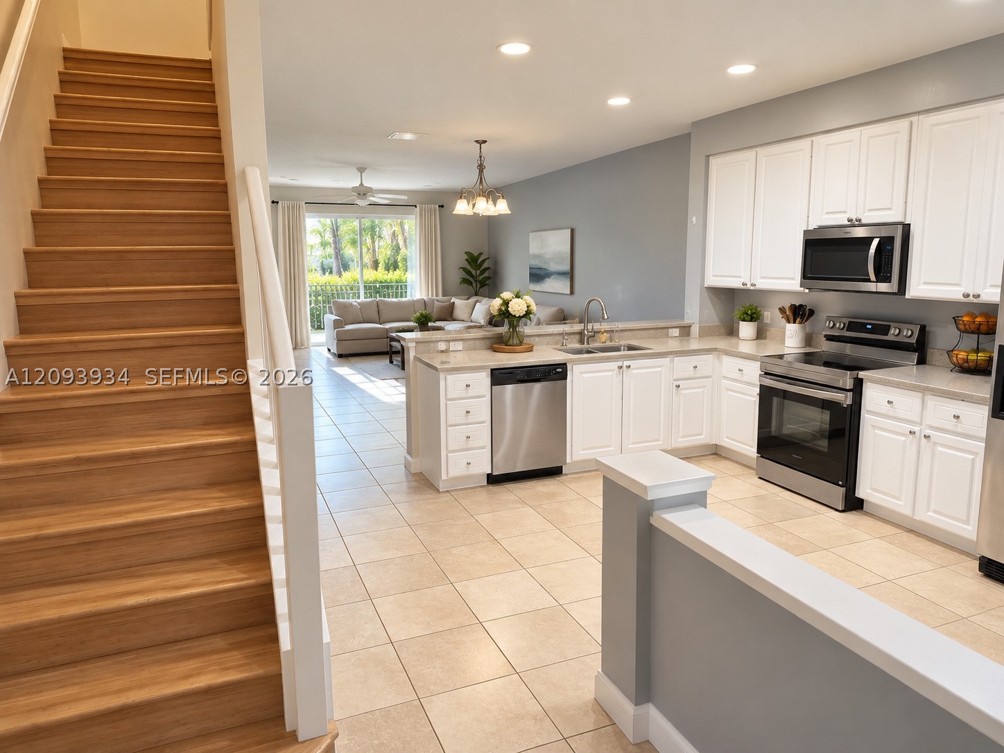 1015 Pinewood Lake Ct #1015, Green Acres FL 33415