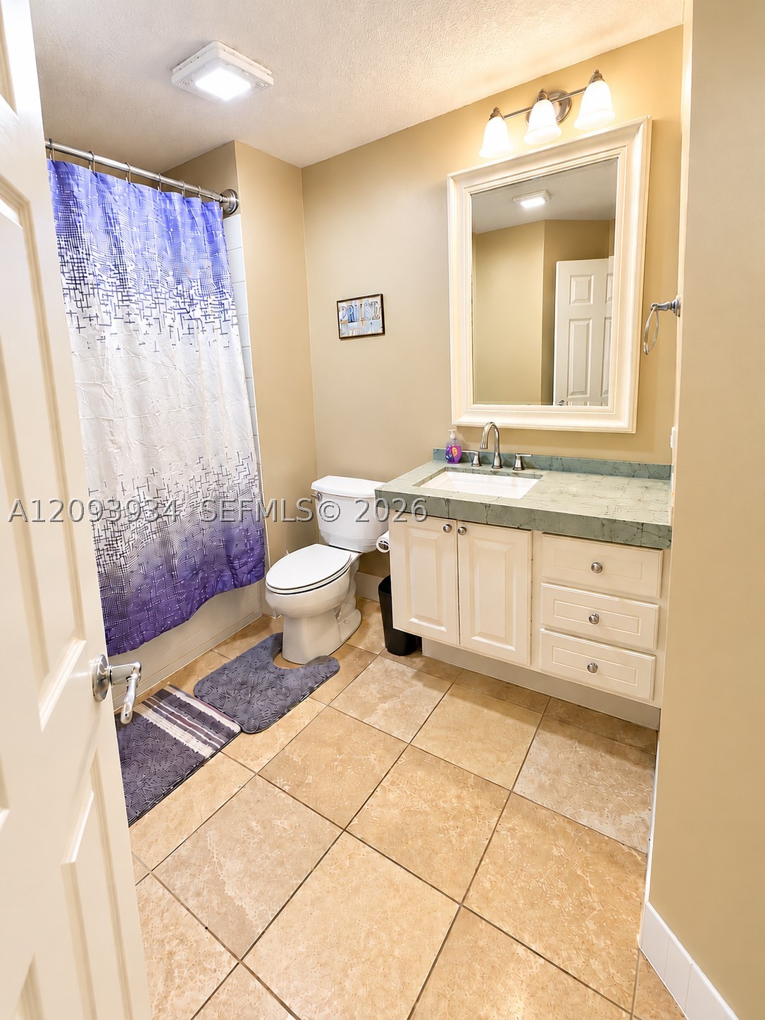 1015 Pinewood Lake Ct #1015, Green Acres FL 33415