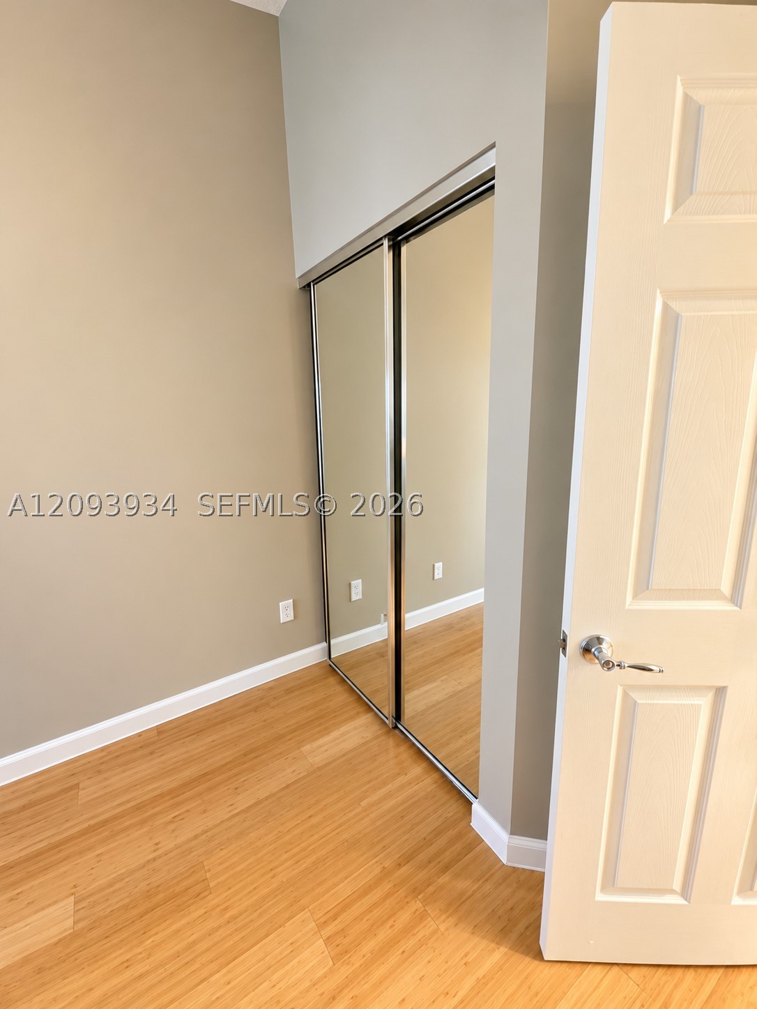 1015 Pinewood Lake Ct #1015, Green Acres FL 33415