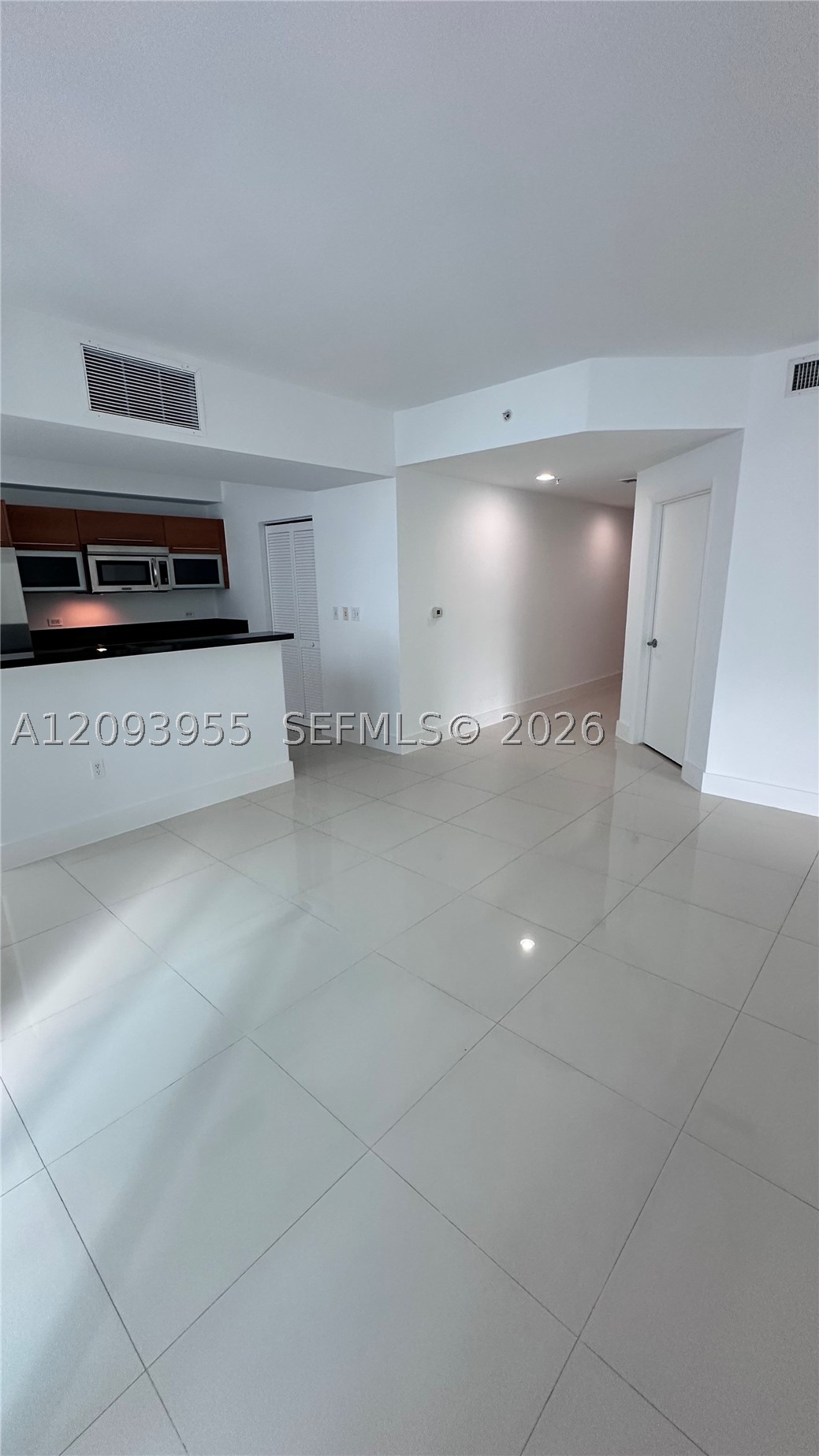 244 Biscayne Blvd #1608, Miami FL 33132