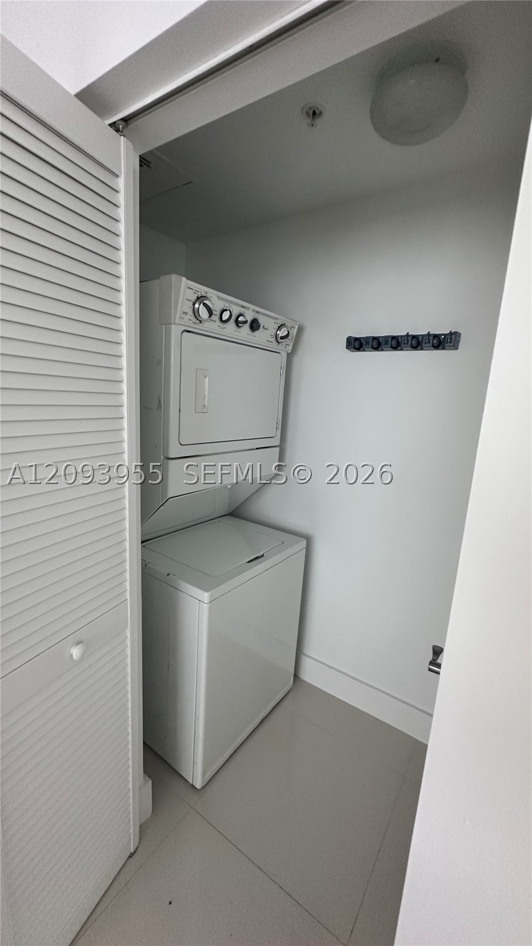 244 Biscayne Blvd #1608, Miami FL 33132