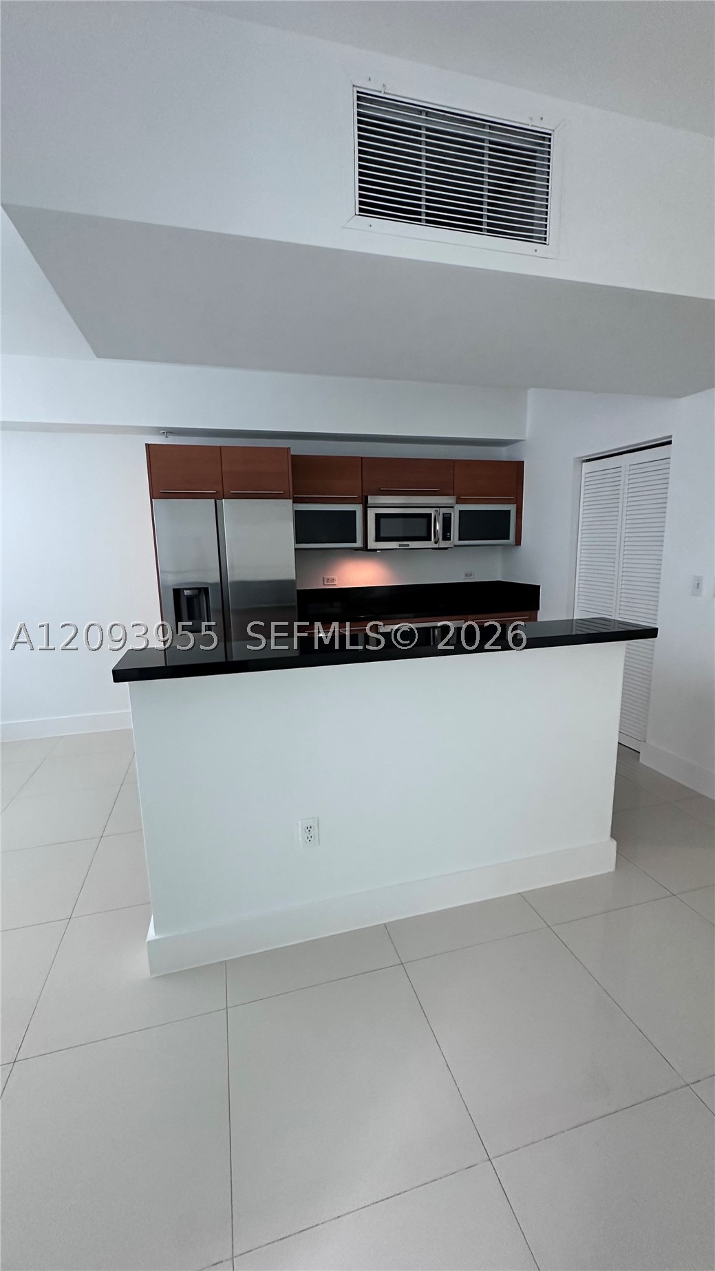 244 Biscayne Blvd #1608, Miami FL 33132