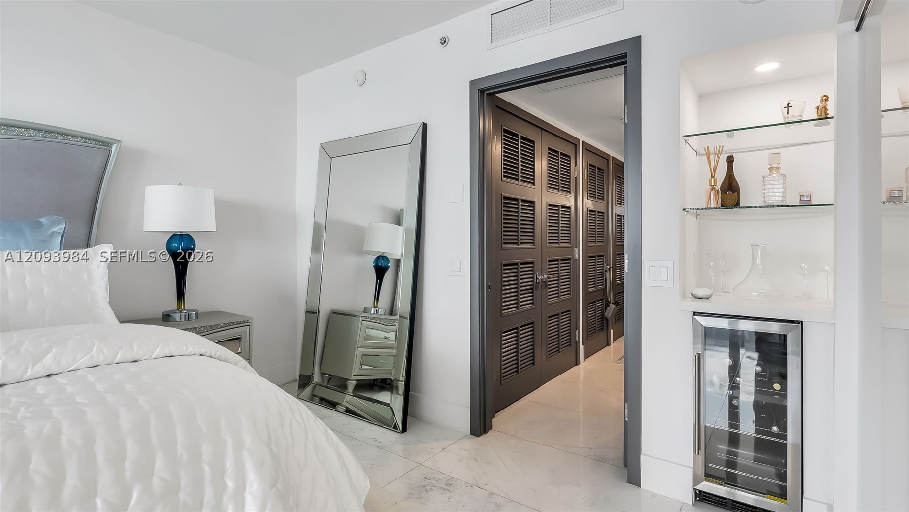 5875 Collins Ave #1707, Miami Beach FL 33140