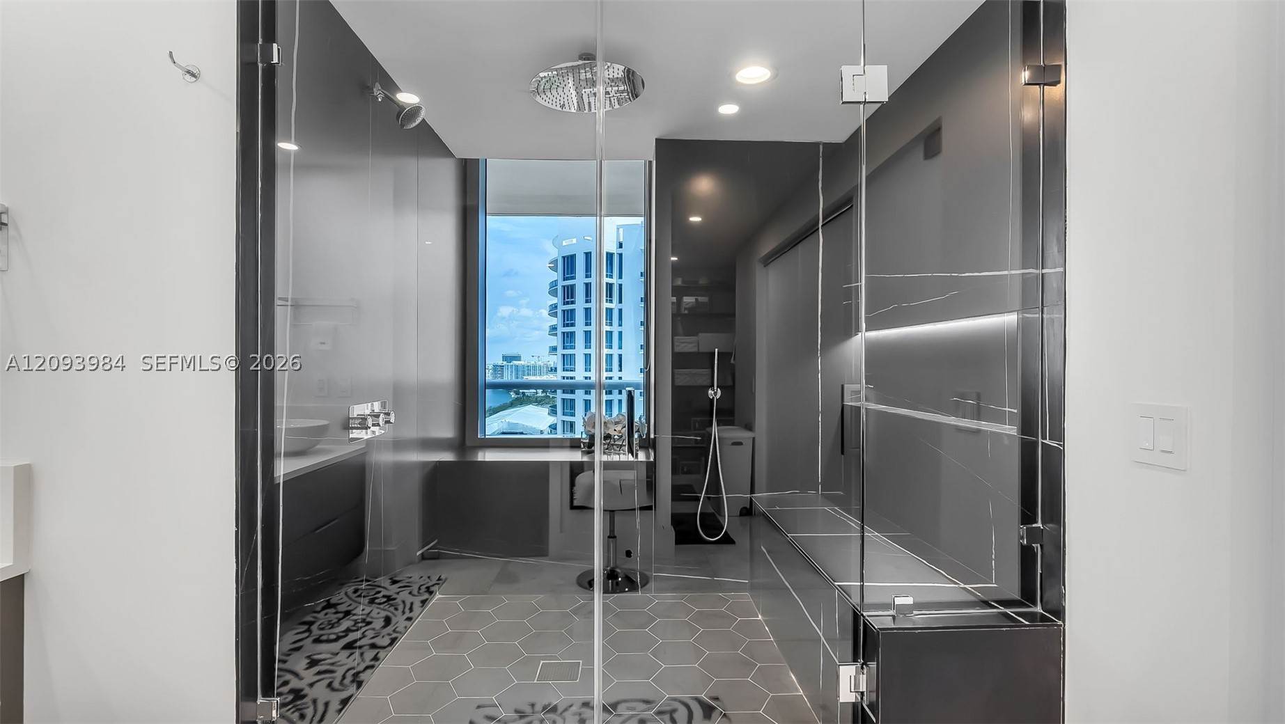 5875 Collins Ave #1707, Miami Beach FL 33140