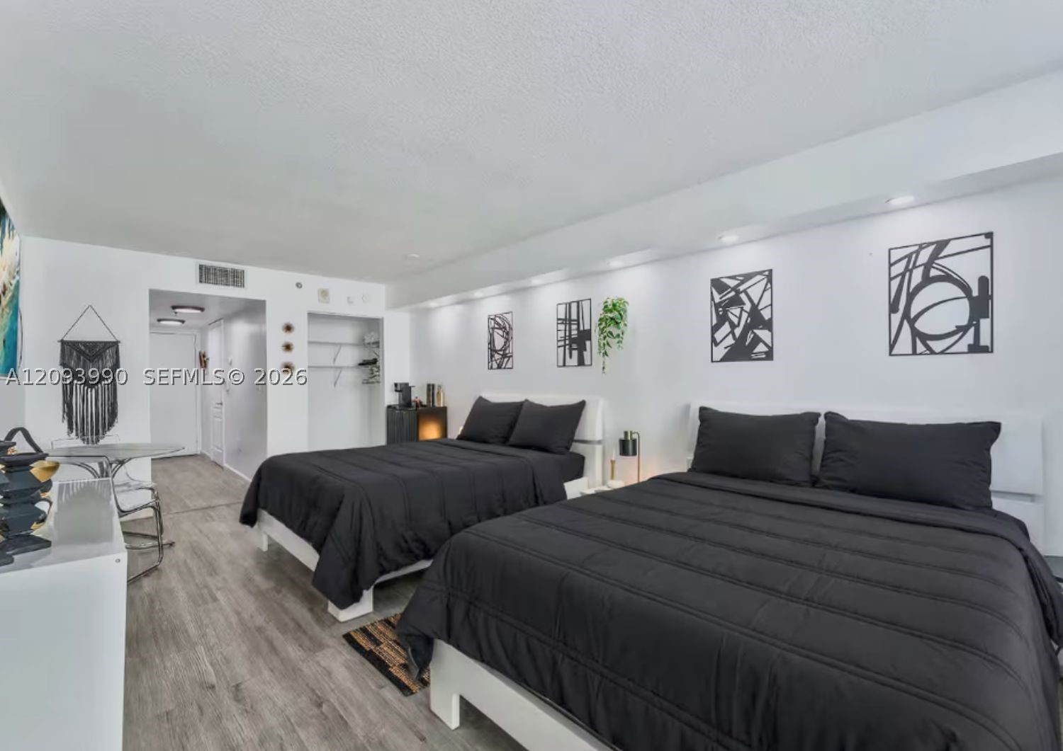 1200 Brickell Bay Dr #2610, Miami FL 33131