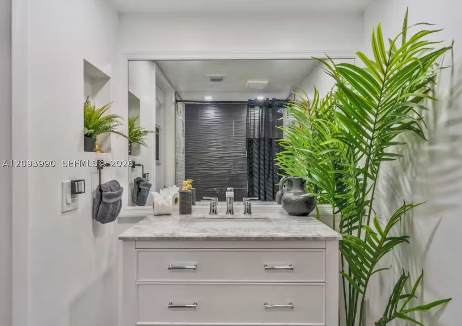 1200 Brickell Bay Dr #2610, Miami FL 33131