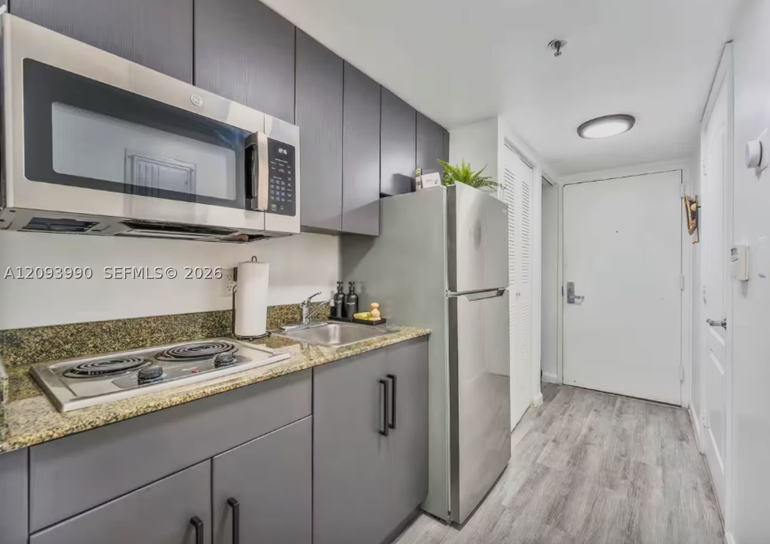 1200 Brickell Bay Dr #2610, Miami FL 33131