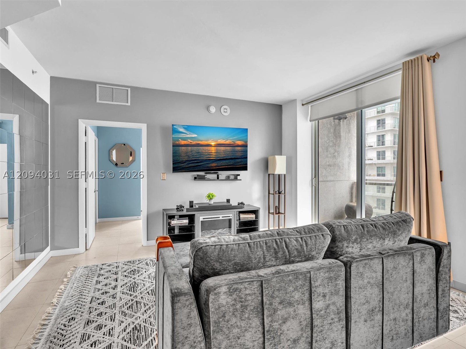 253 NE 2nd St #2208, Miami FL 33132