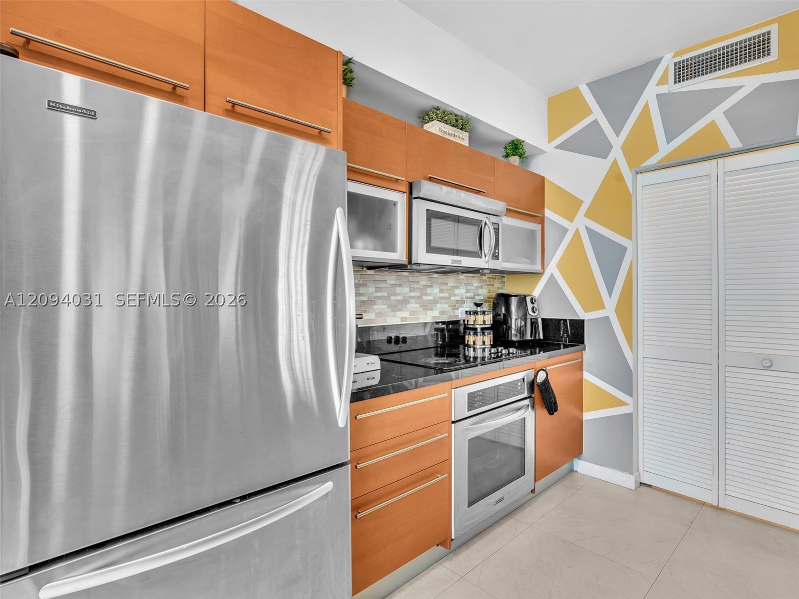 253 NE 2nd St #2208, Miami FL 33132