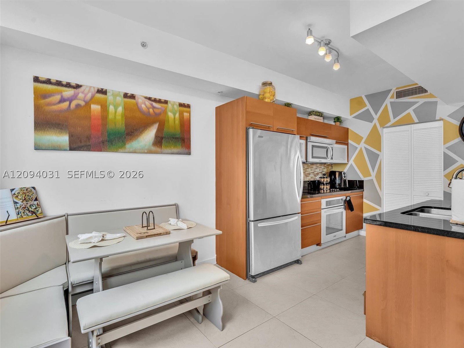 253 NE 2nd St #2208, Miami FL 33132
