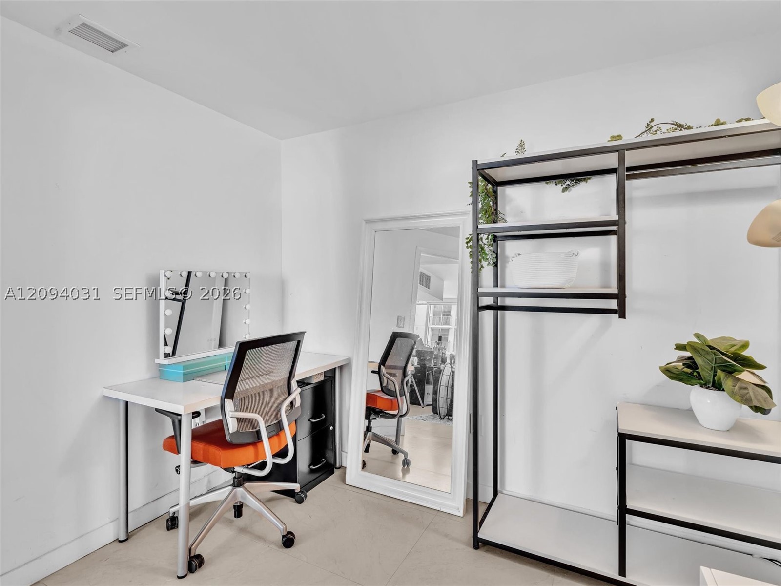 253 NE 2nd St #2208, Miami FL 33132