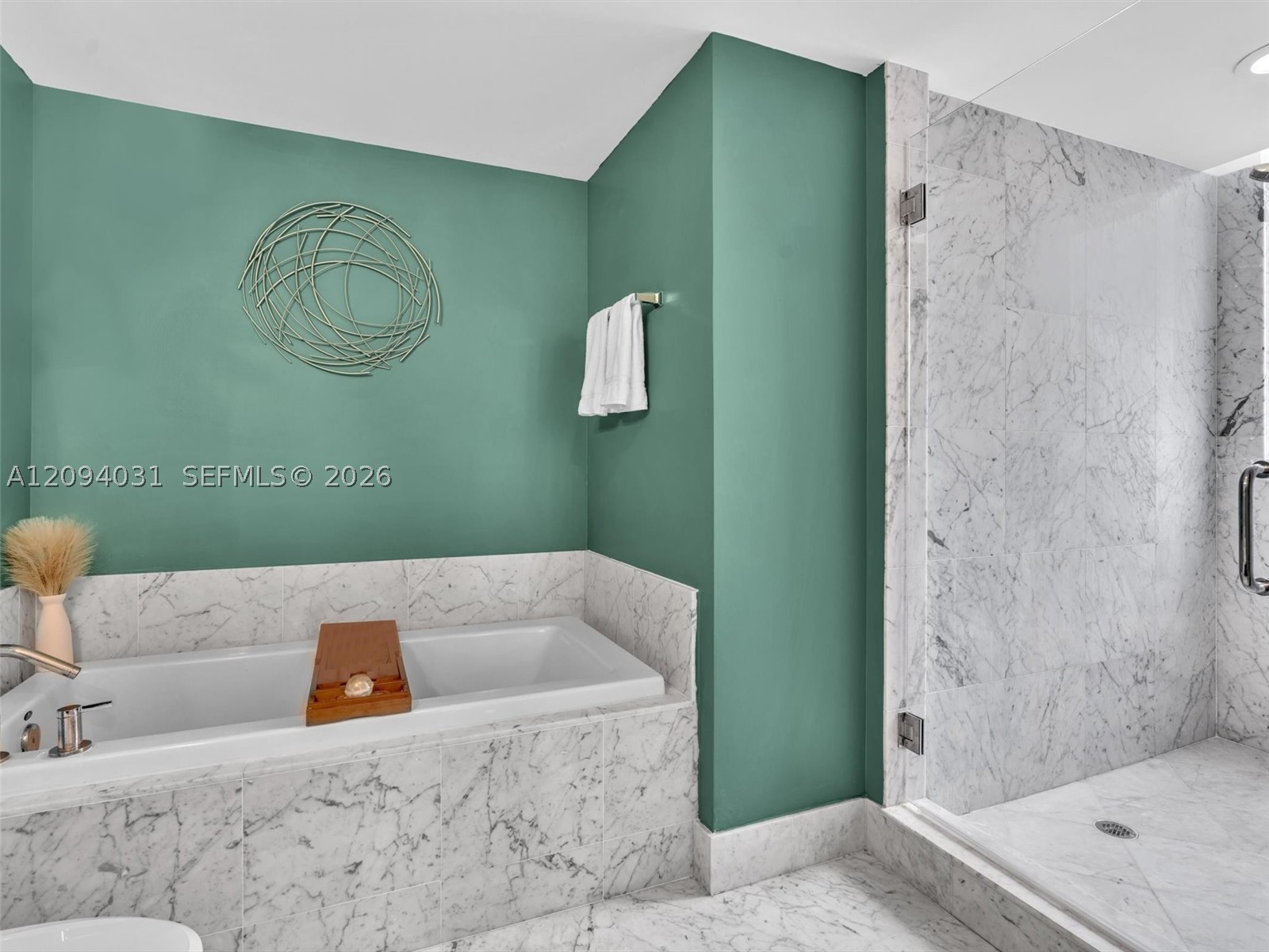 253 NE 2nd St #2208, Miami FL 33132