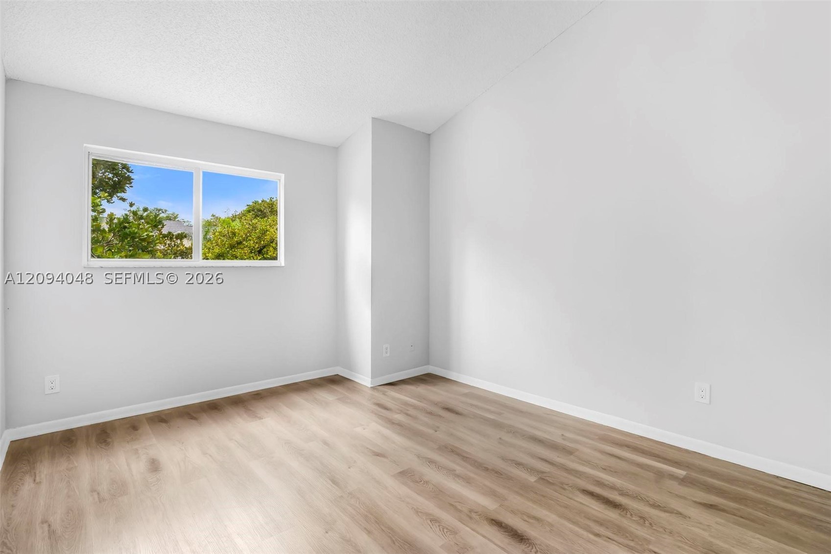 3433 NW 44th St #203, Oakland Park FL 33309