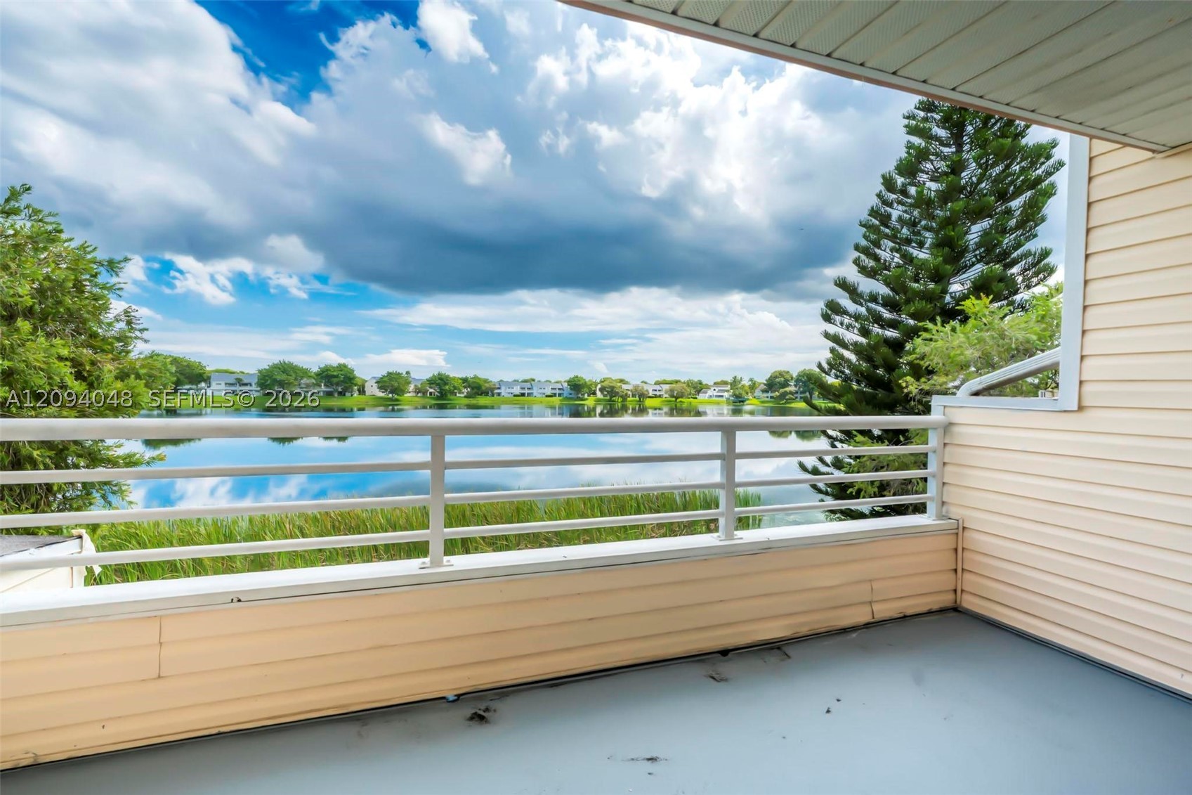 3433 NW 44th St #203, Oakland Park FL 33309