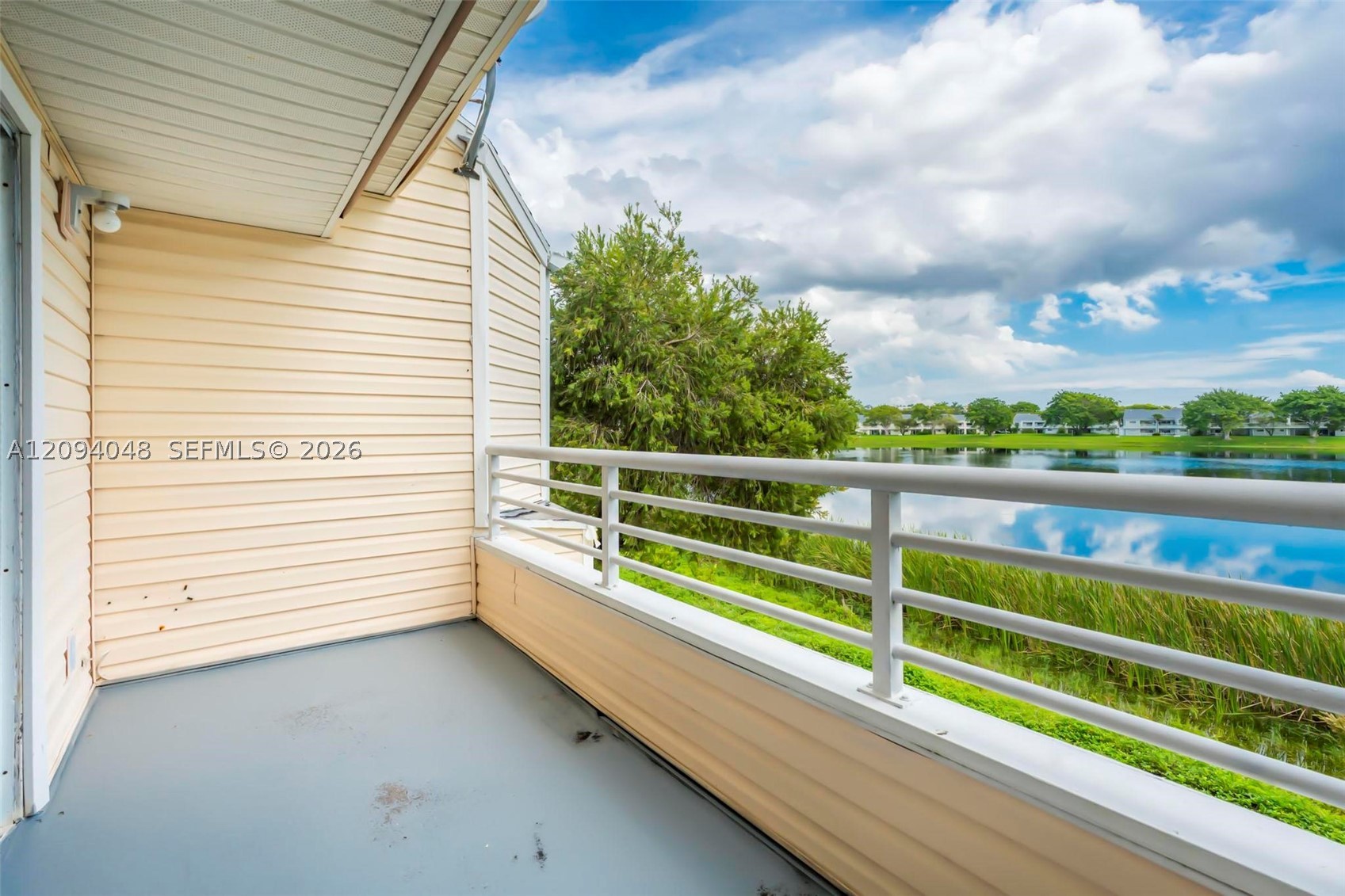 3433 NW 44th St #203, Oakland Park FL 33309
