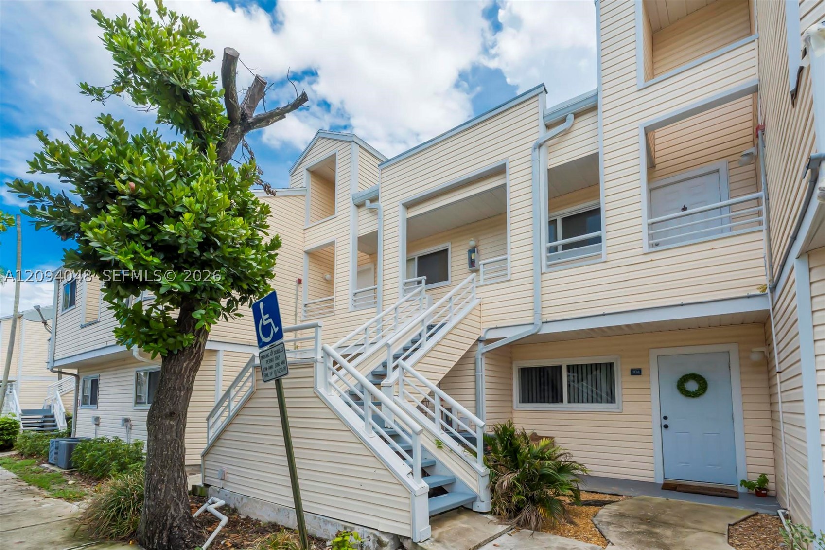 3433 NW 44th St #203, Oakland Park FL 33309