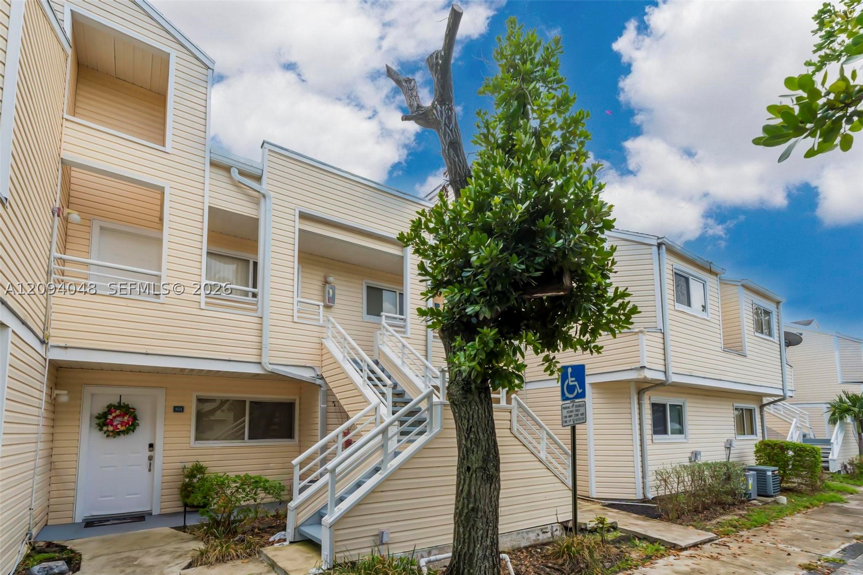 3433 NW 44th St #203, Oakland Park FL 33309