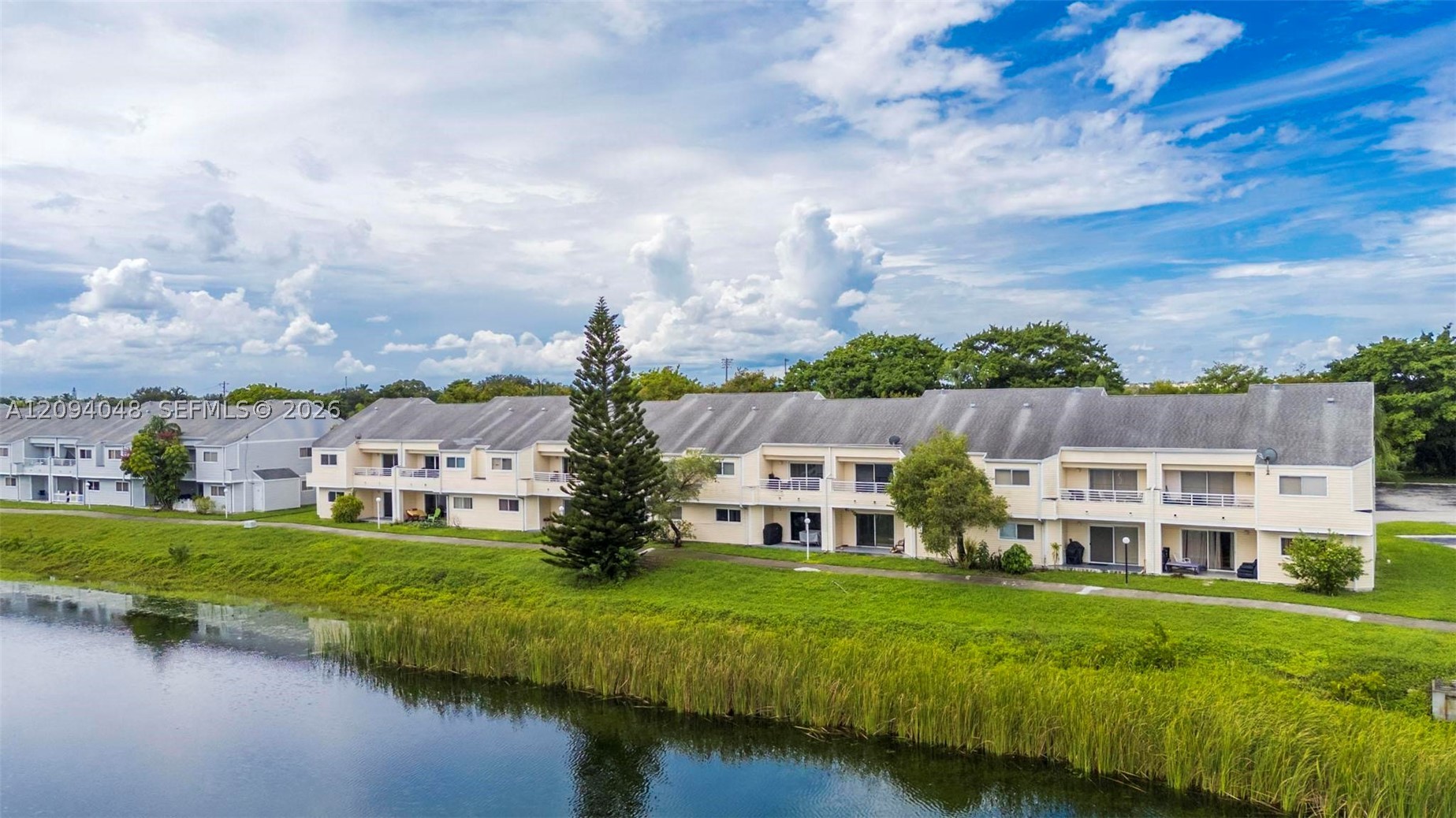 3433 NW 44th St #203, Oakland Park FL 33309