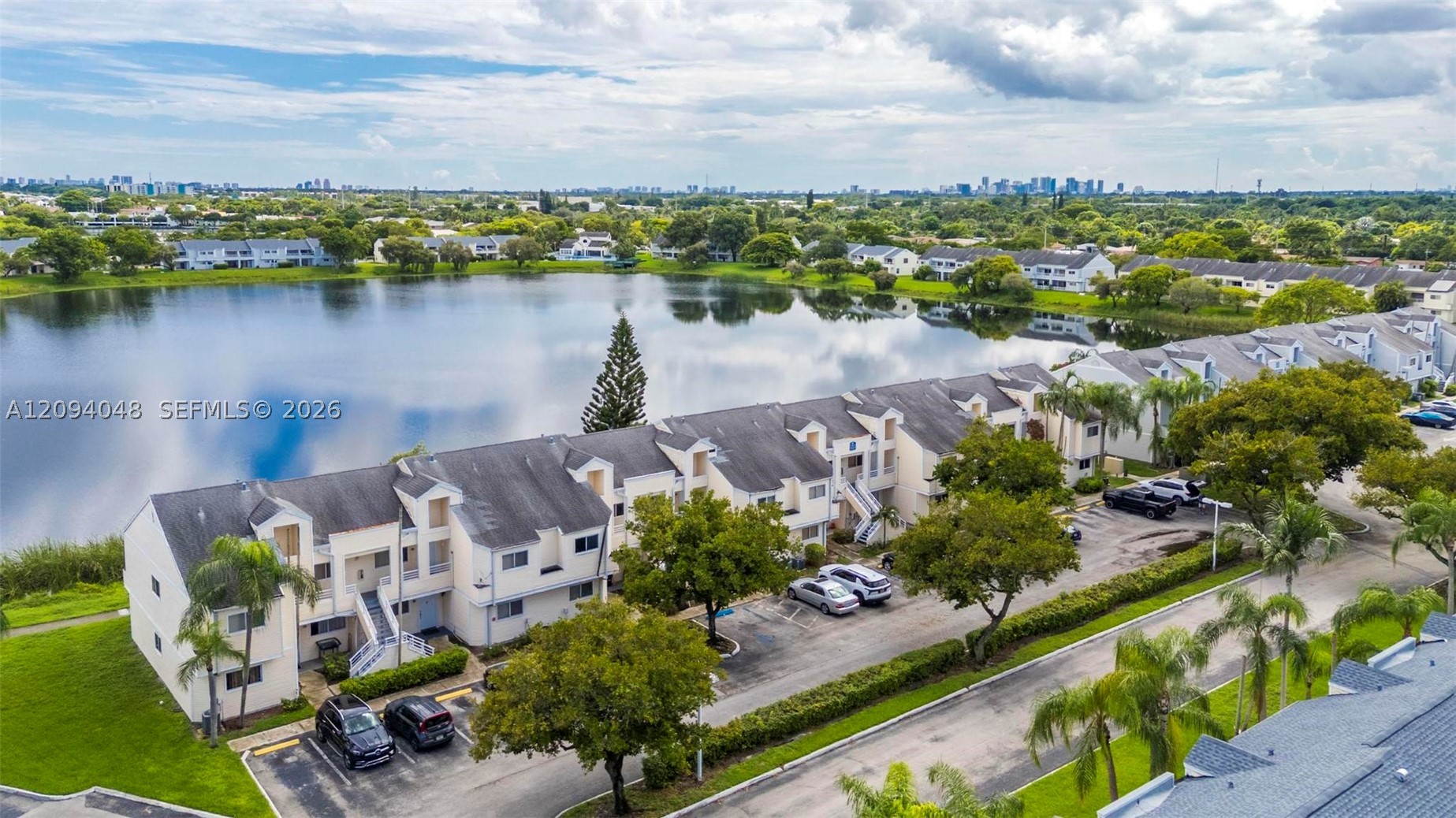 3433 NW 44th St #203, Oakland Park FL 33309