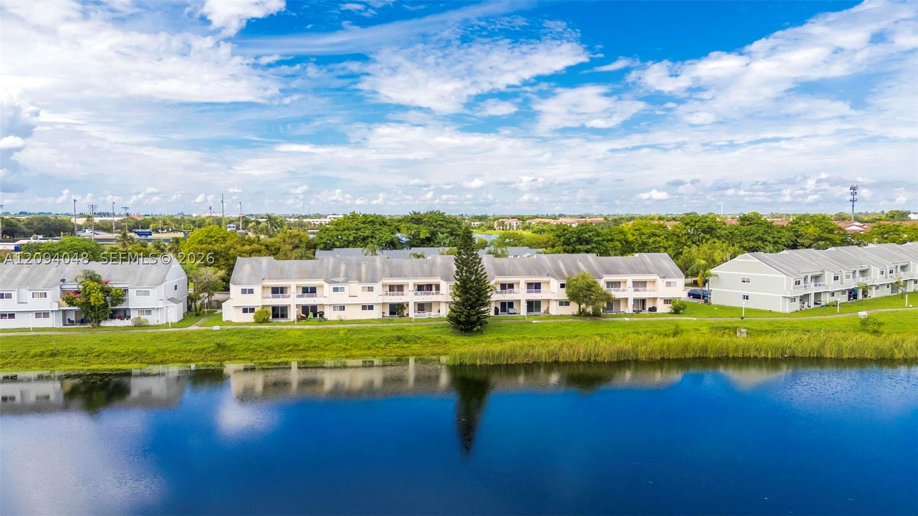 3433 NW 44th St #203, Oakland Park FL 33309