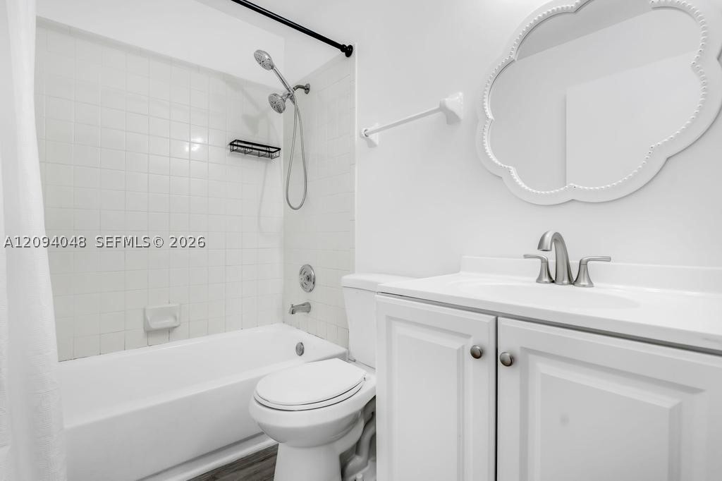 3433 NW 44th St #203, Oakland Park FL 33309