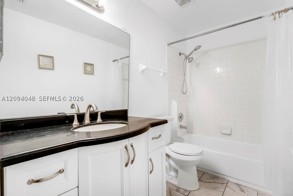 3433 NW 44th St #203, Oakland Park FL 33309