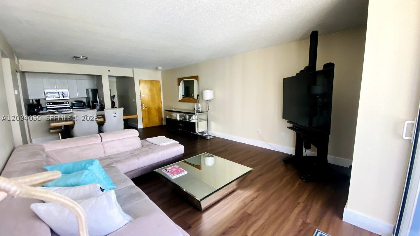 1200 Brickell Bay Dr #3924, Miami FL 33131