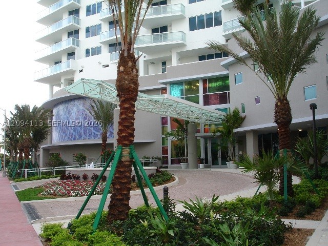 3801 Collins Ave #1806, Miami Beach FL 33140
