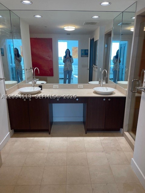 3801 Collins Ave #1806, Miami Beach FL 33140