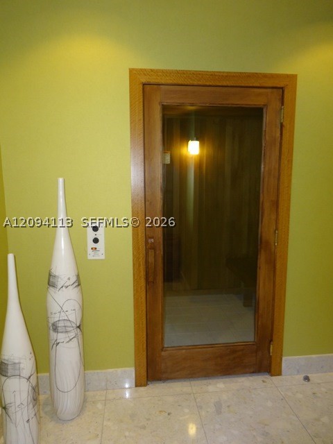 3801 Collins Ave #1806, Miami Beach FL 33140