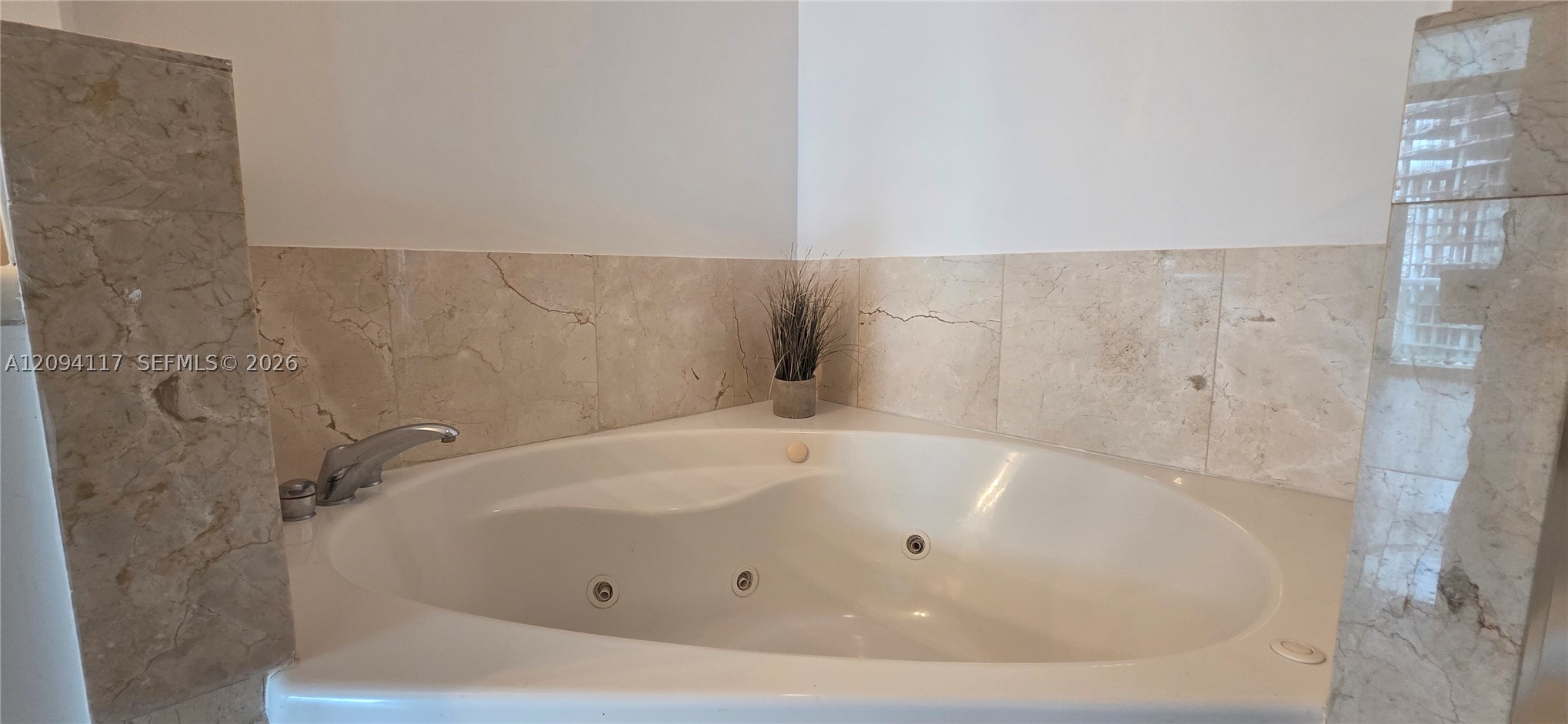 7900 Harbor Island Dr #PH19, North Bay Village FL 33141