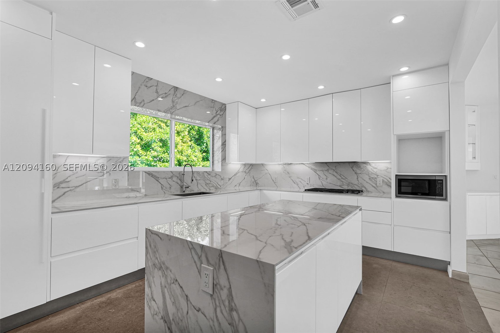 205 N Hibiscus Dr, Miami Beach FL 33139
