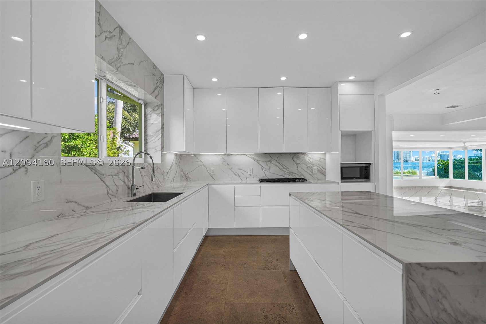 205 N Hibiscus Dr, Miami Beach FL 33139