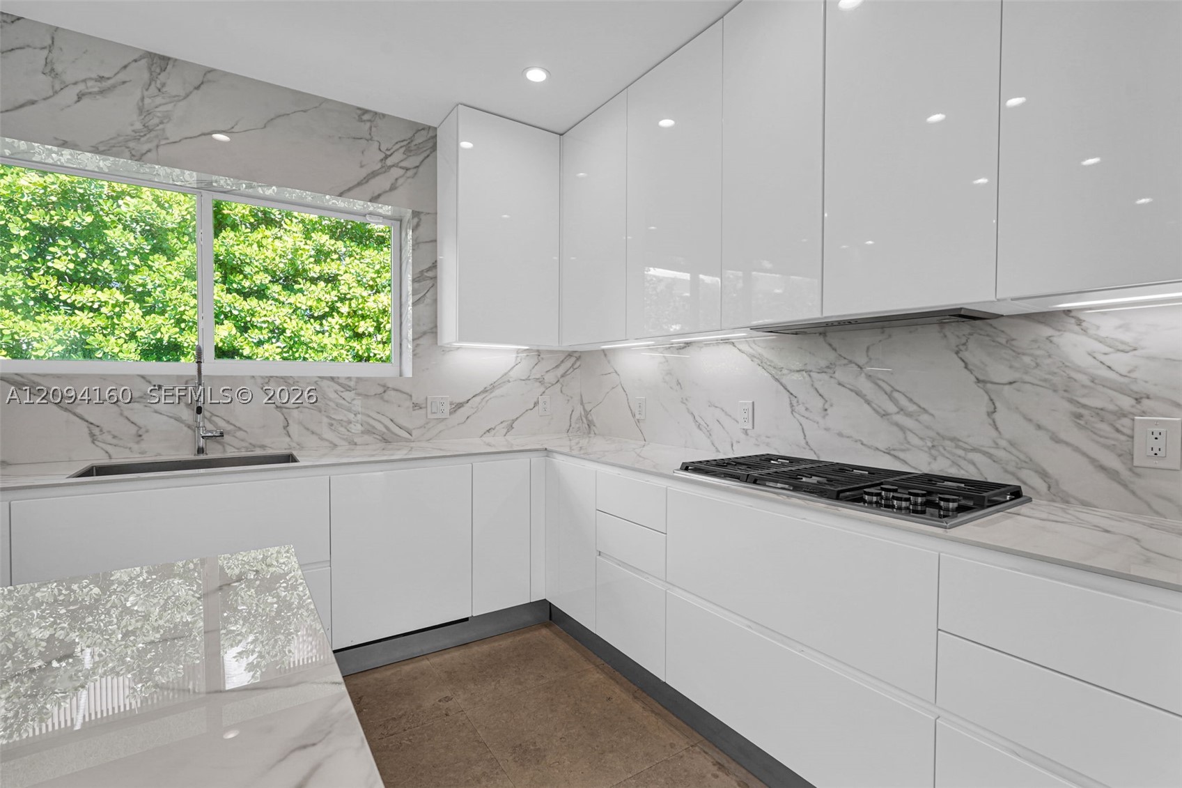 205 N Hibiscus Dr, Miami Beach FL 33139