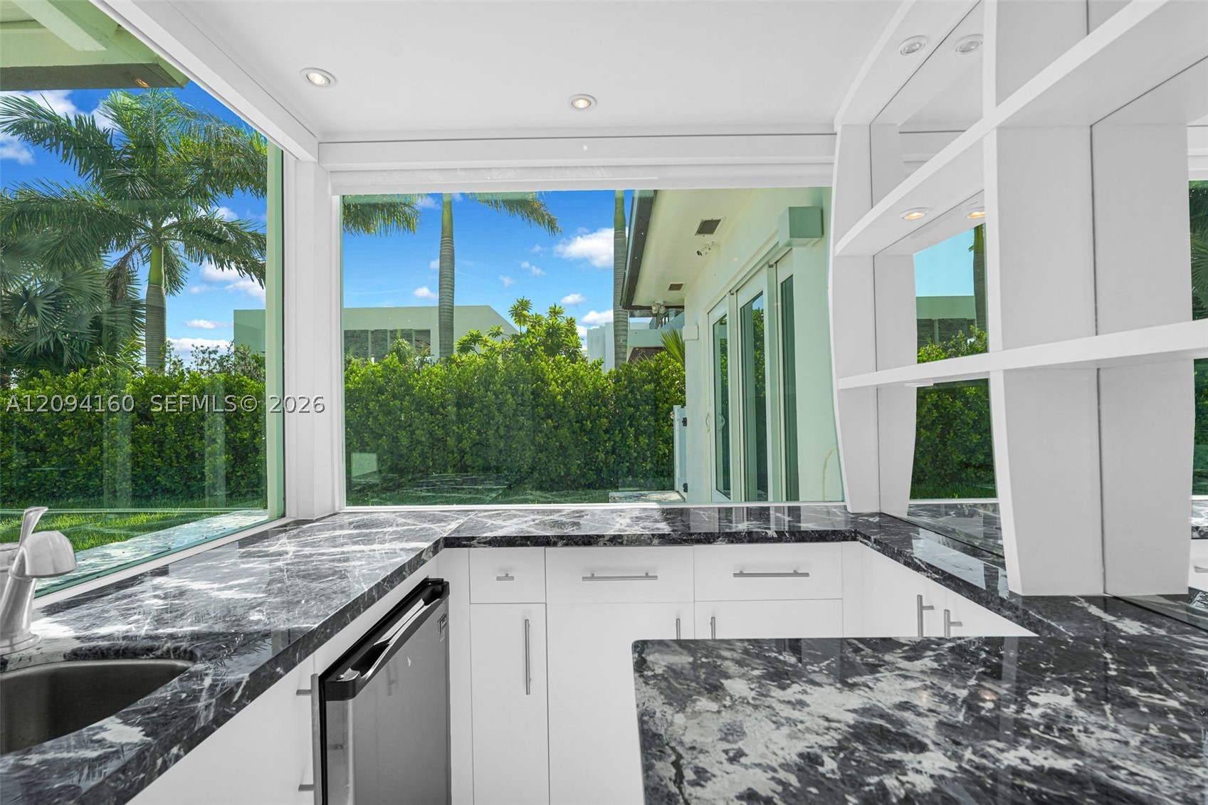 205 N Hibiscus Dr, Miami Beach FL 33139
