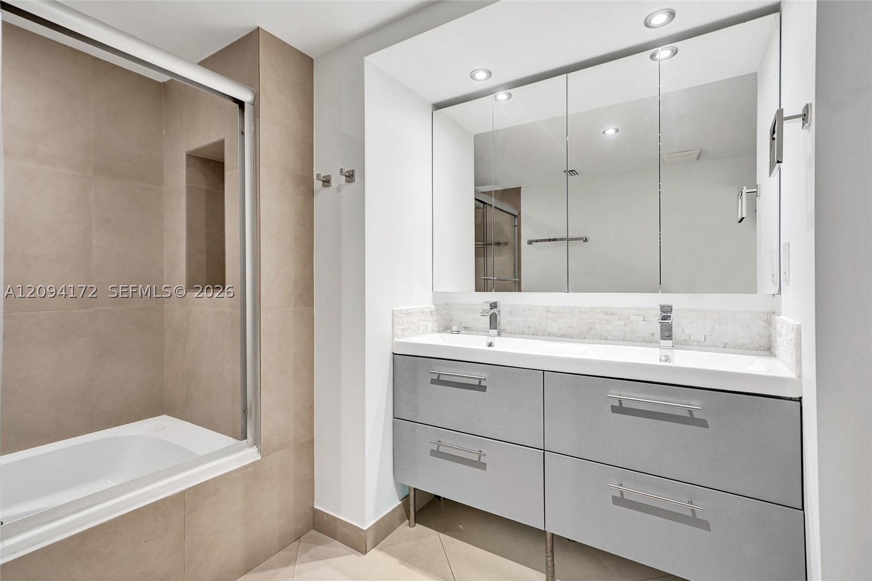 4726 Alton Rd, Miami Beach FL 33140