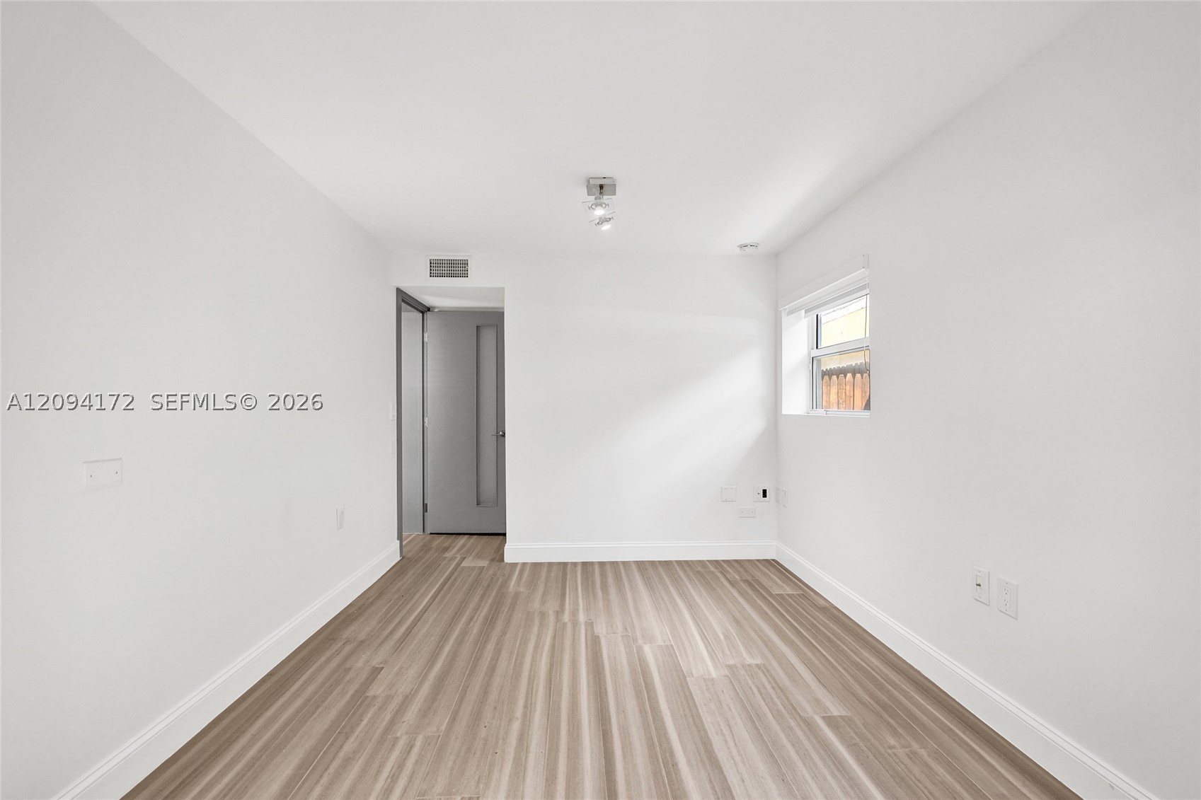 4726 Alton Rd, Miami Beach FL 33140