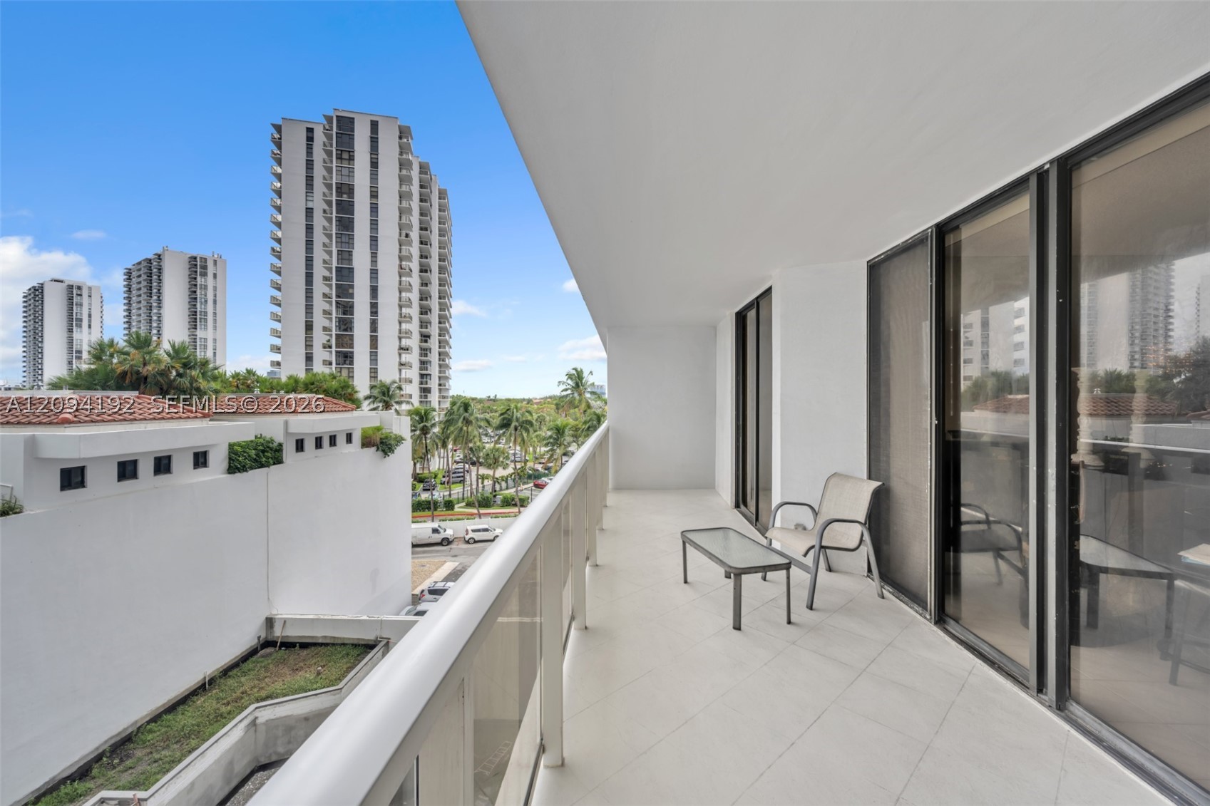 20281 E Country Club Dr #305, Aventura FL 33180