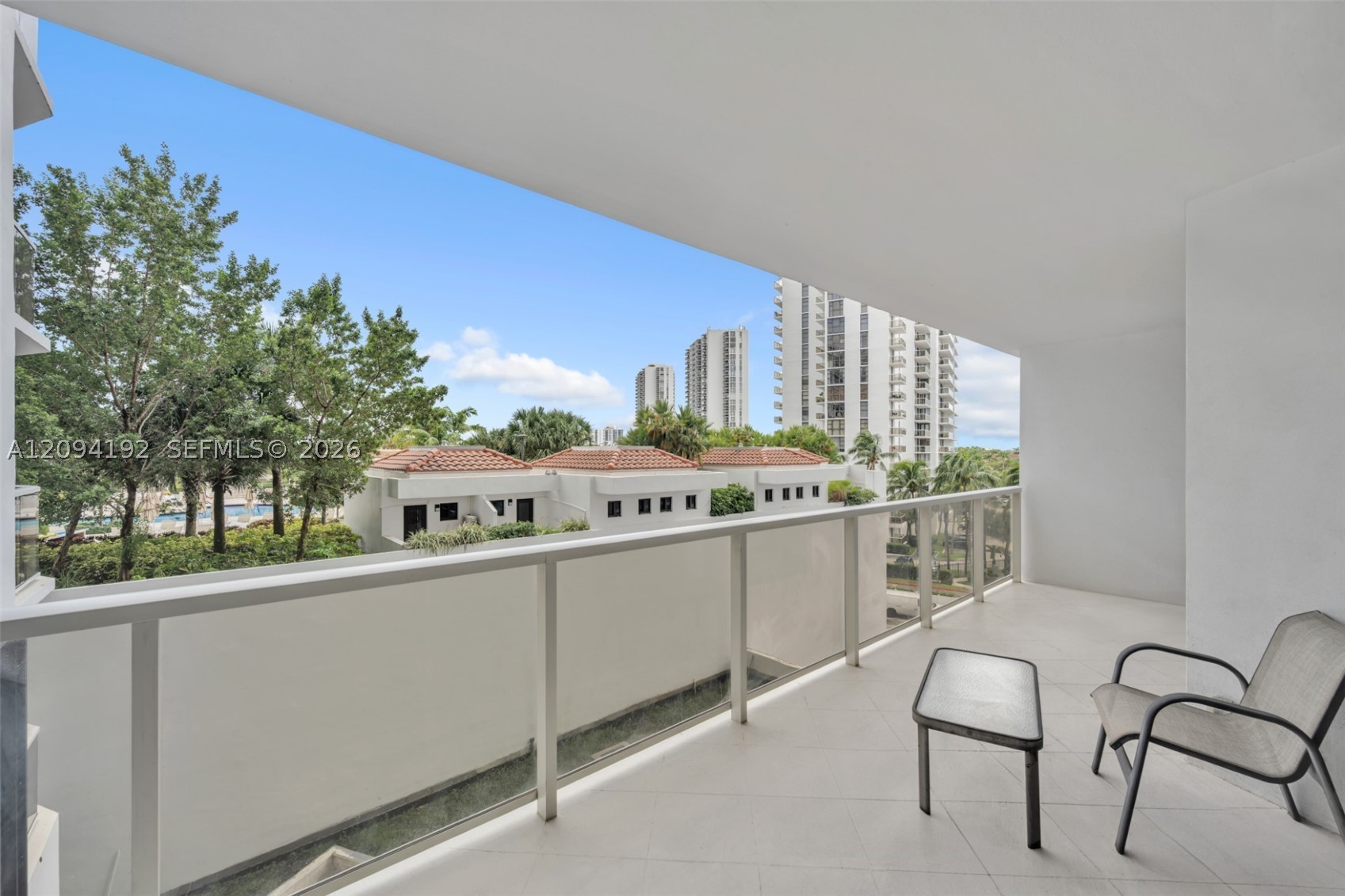 20281 E Country Club Dr #305, Aventura FL 33180