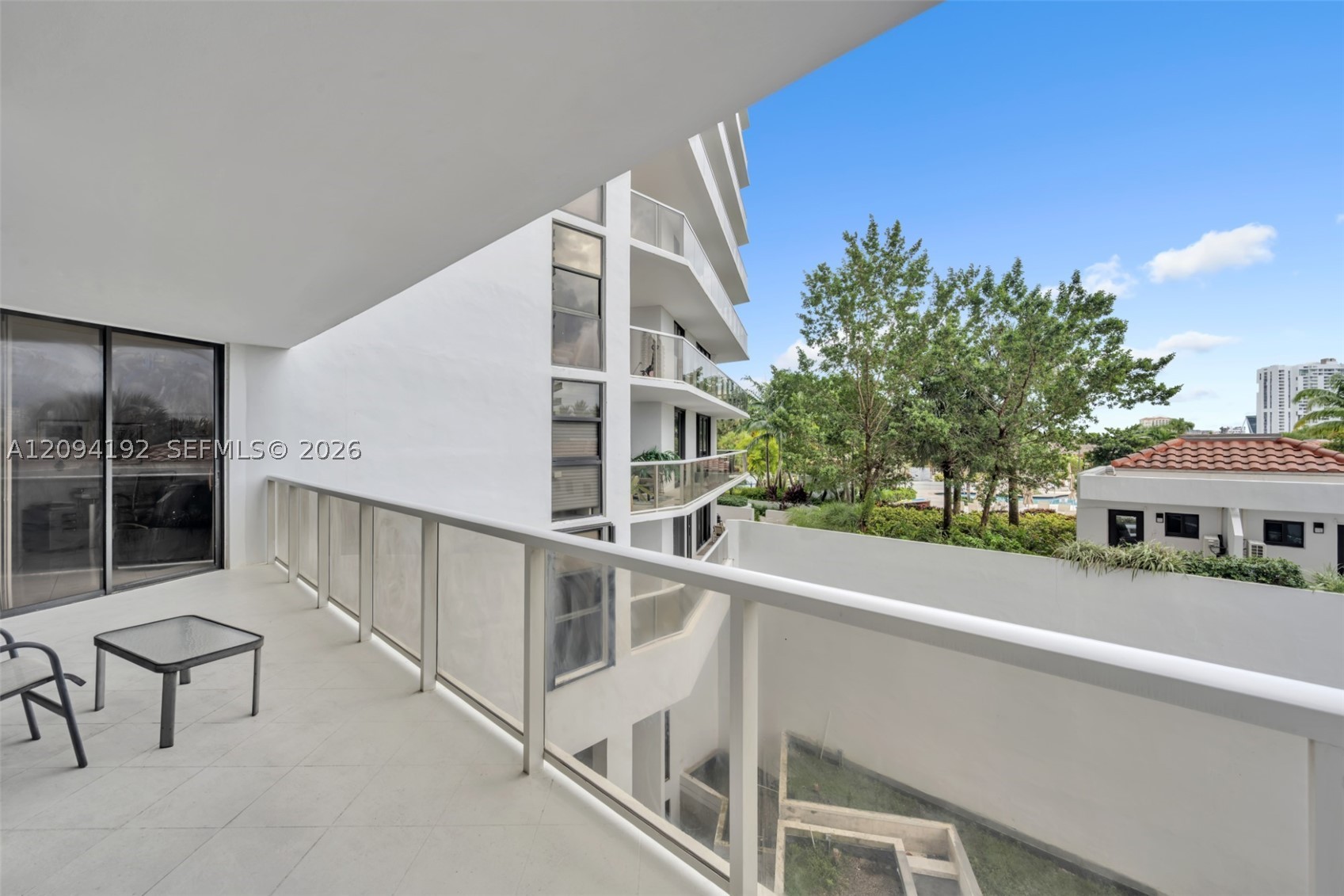 20281 E Country Club Dr #305, Aventura FL 33180