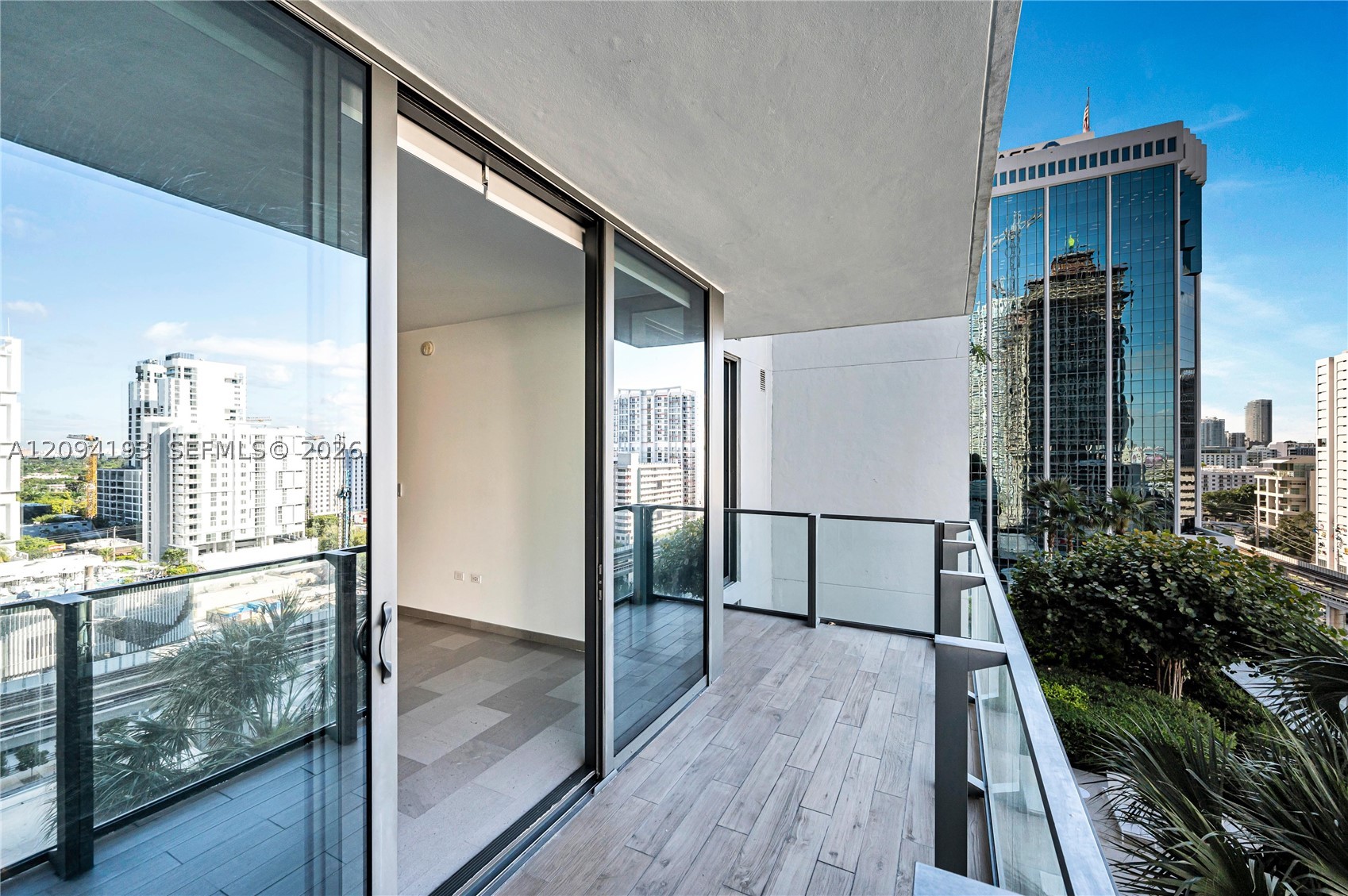 88 SW 7th St #806, Miami FL 33130