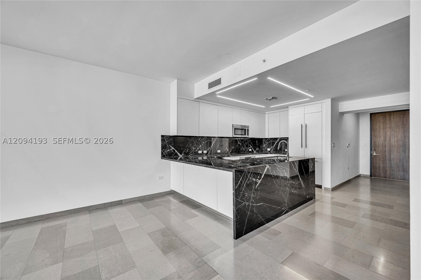 88 SW 7th St #806, Miami FL 33130