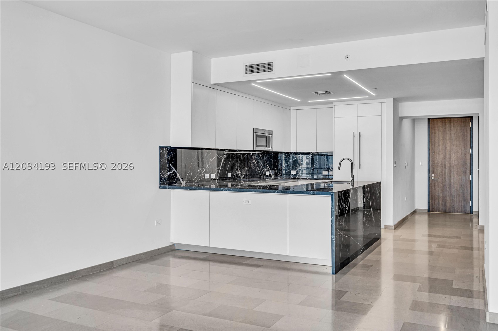 88 SW 7th St #806, Miami FL 33130