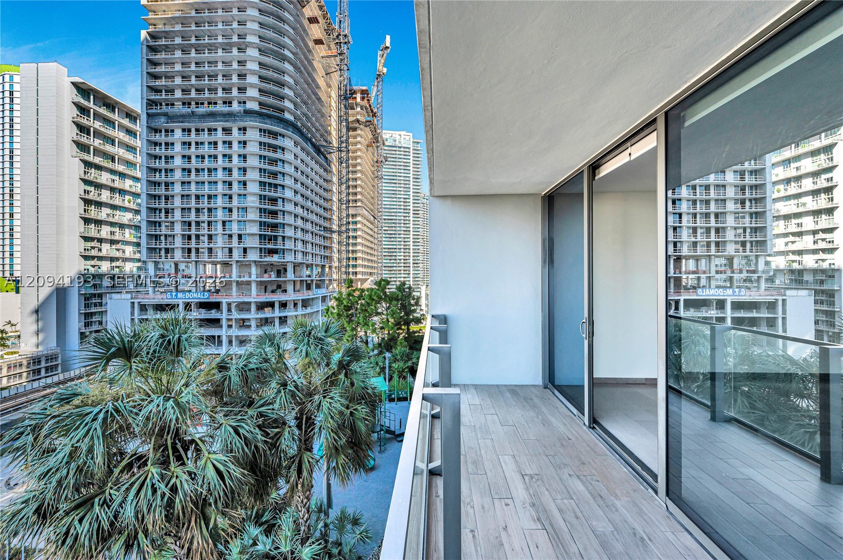 88 SW 7th St #806, Miami FL 33130