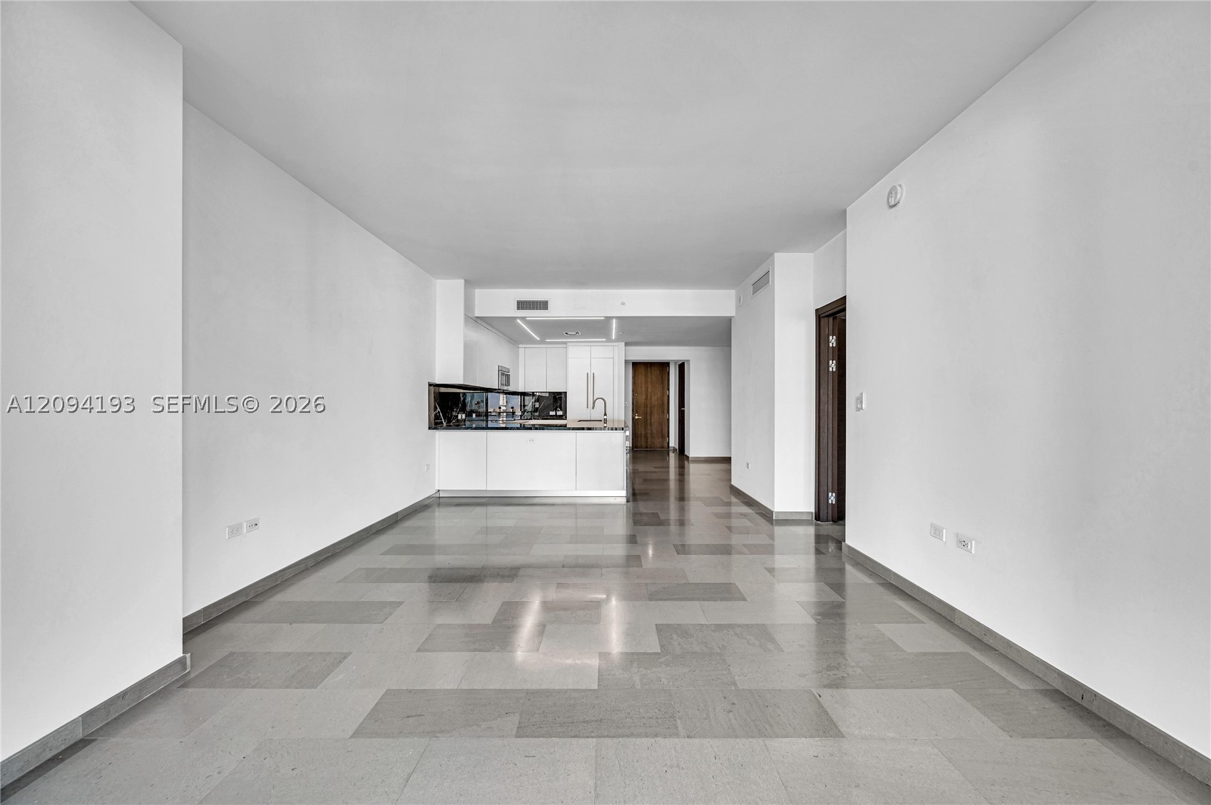 88 SW 7th St #806, Miami FL 33130