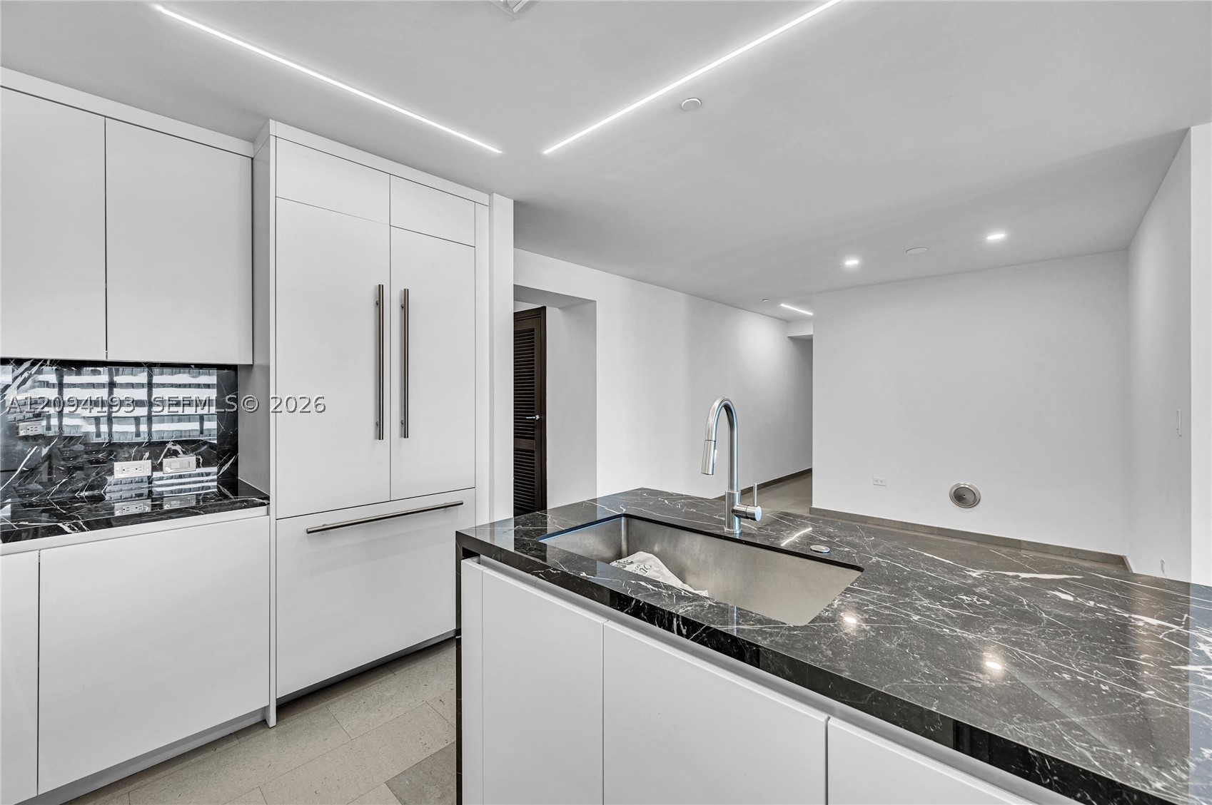 88 SW 7th St #806, Miami FL 33130