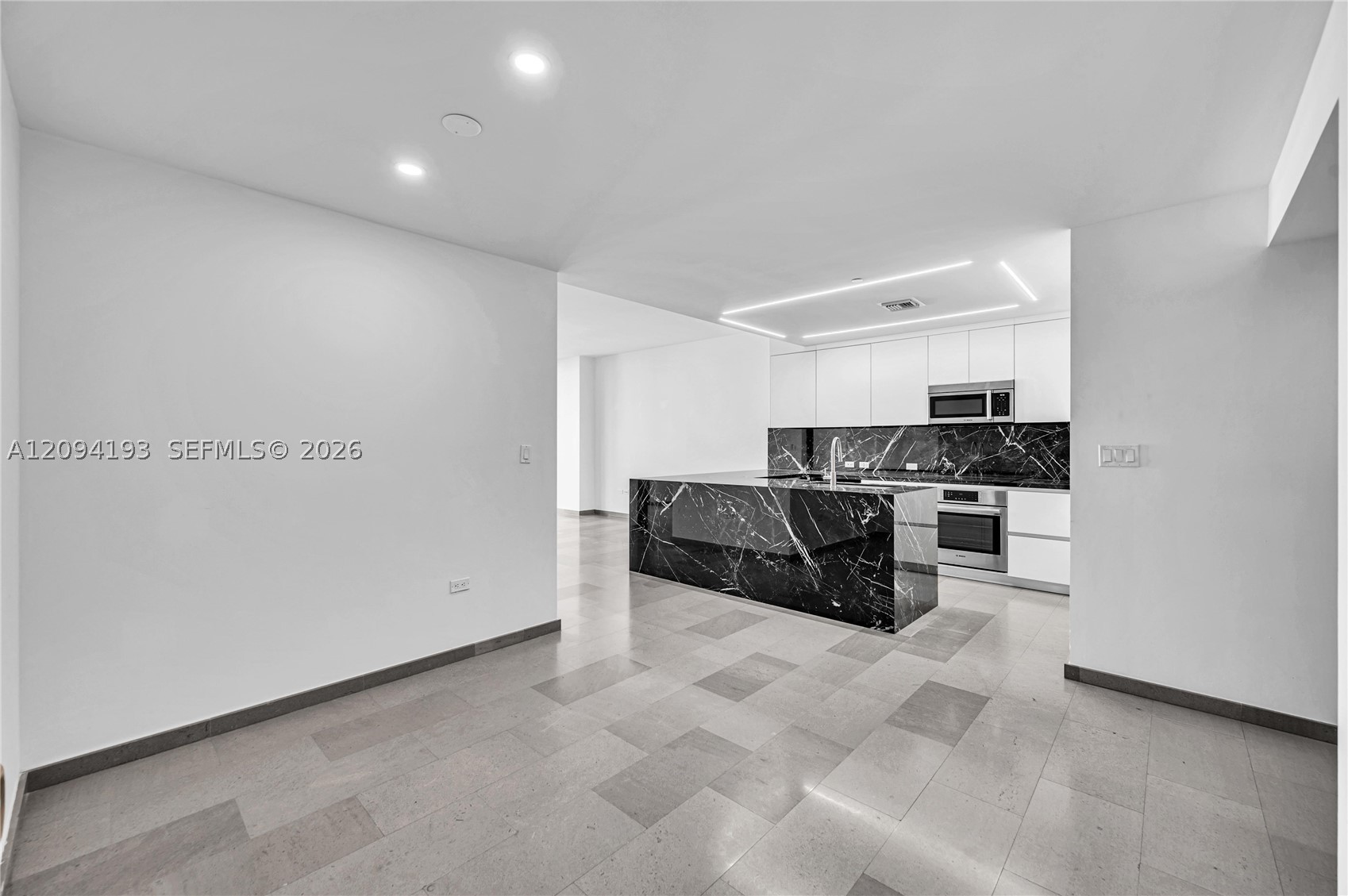 88 SW 7th St #806, Miami FL 33130
