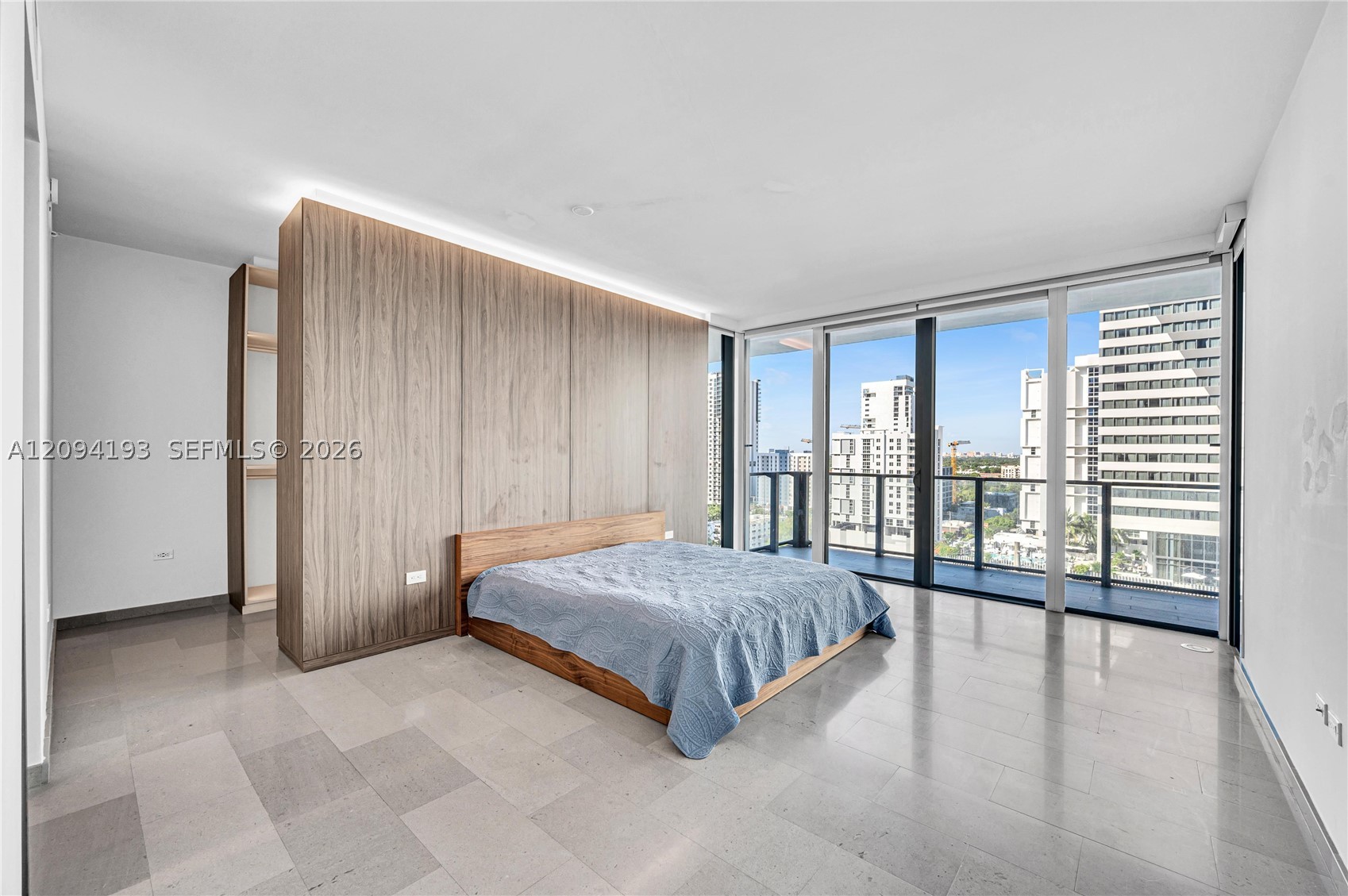 88 SW 7th St #806, Miami FL 33130