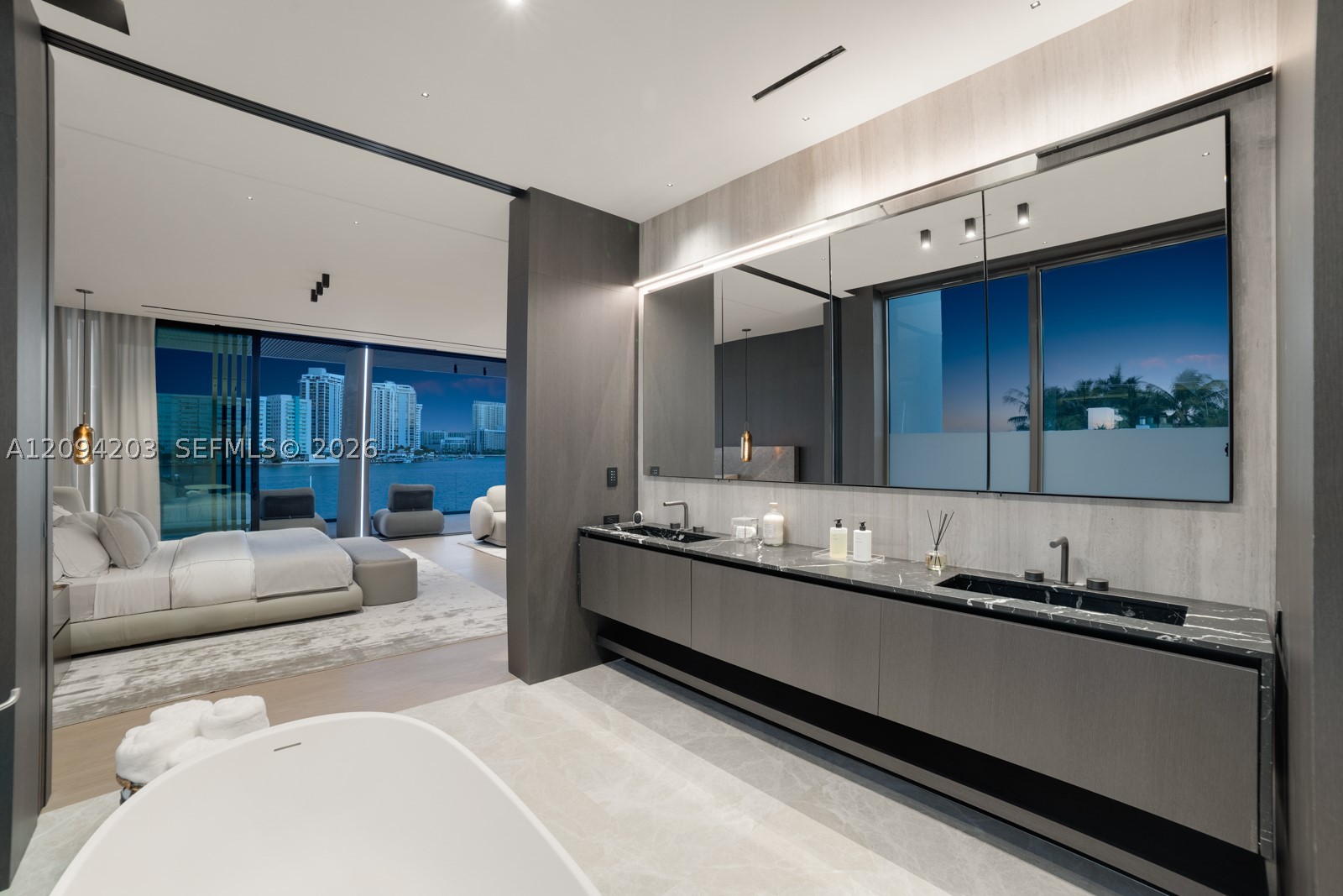 217 E Rivo Alto Dr, Miami Beach FL 33139