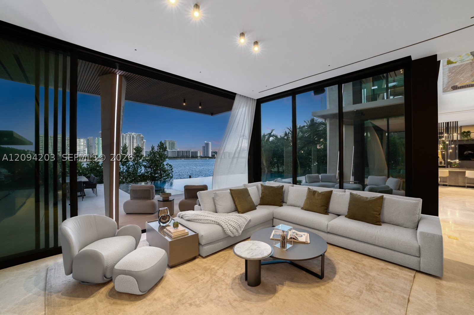 217 E Rivo Alto Dr, Miami Beach FL 33139
